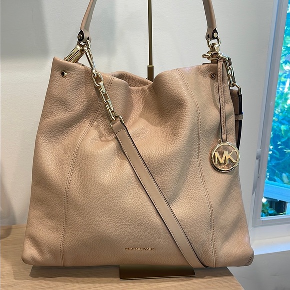 Michael Kors Tan Shoulder Bag - Picture 1 of 7